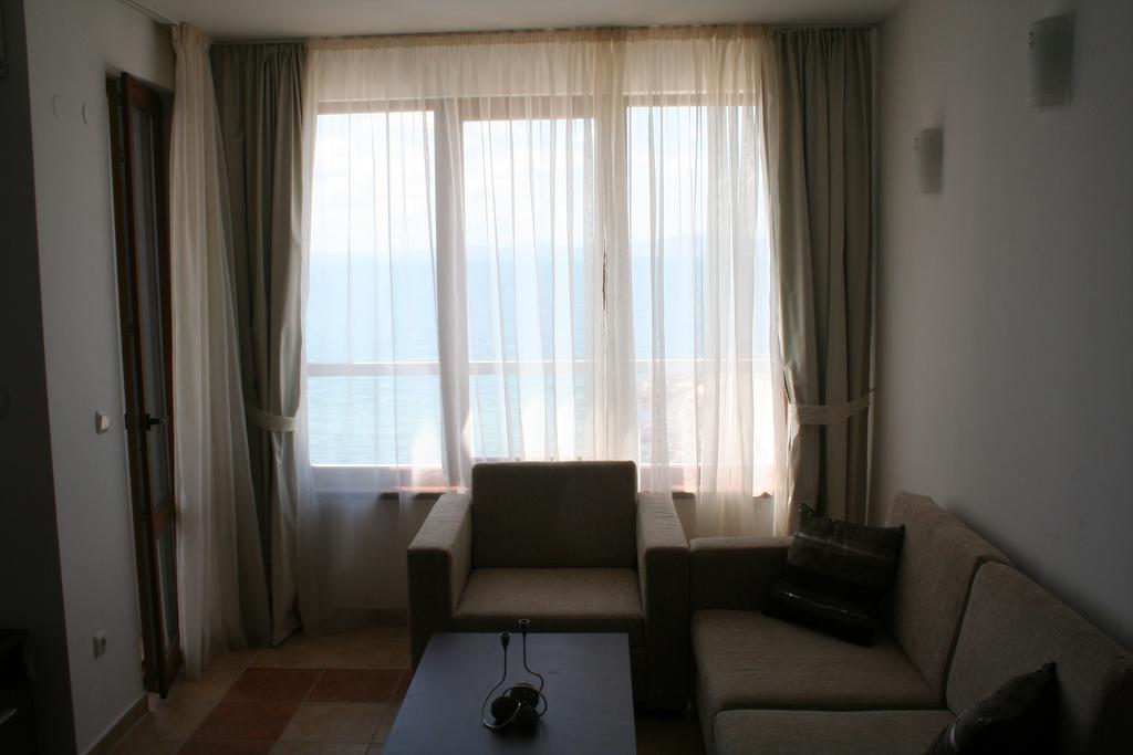 Apartments Helios Pomorie Rom bilde